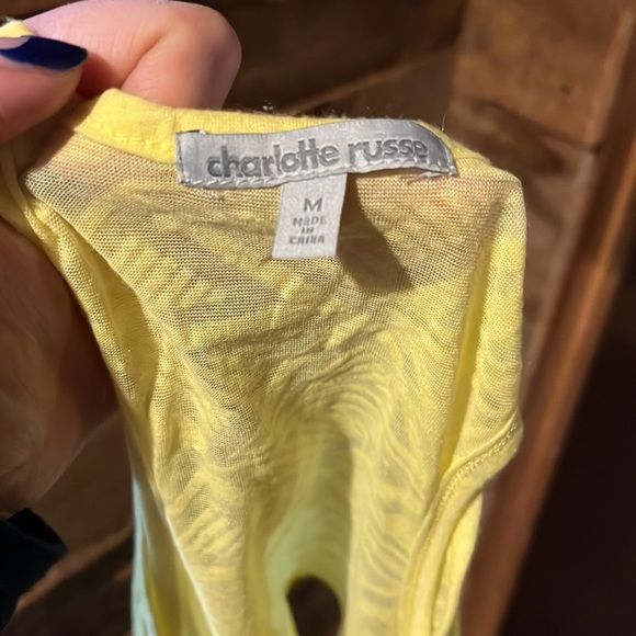 Never worn! Yellow tank top - Picture 3 of 3